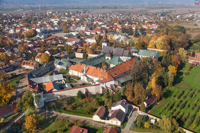 Stary Sacz, panorama od strony SE. EU, Pl, Malopolska. Lotnicze.
